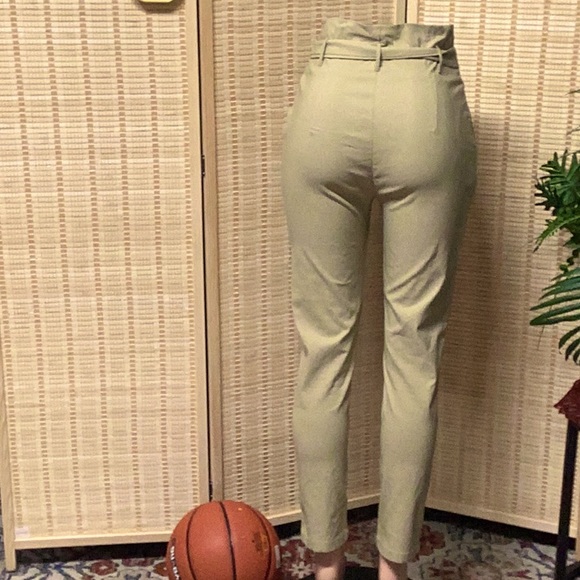 HERA COLLECTION STRETCHY PANTS. NWT - Picture 2 of 11